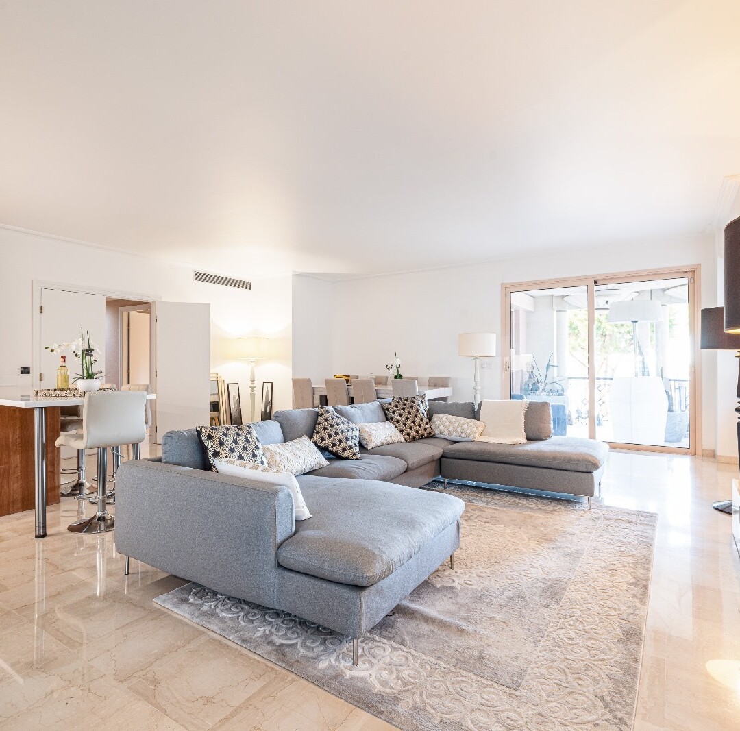 Luxurious 4 bedroom apartment