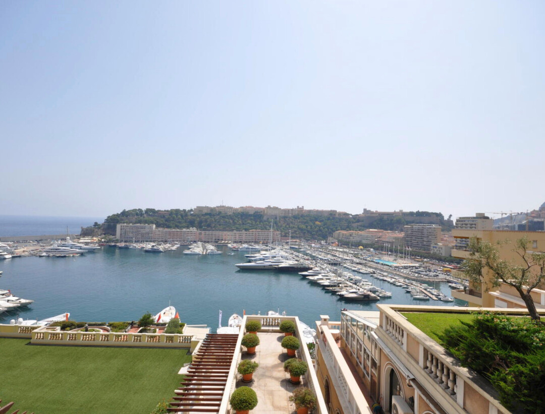 Luxurious Duplex With 3 Bedrooms + 1 Service Room