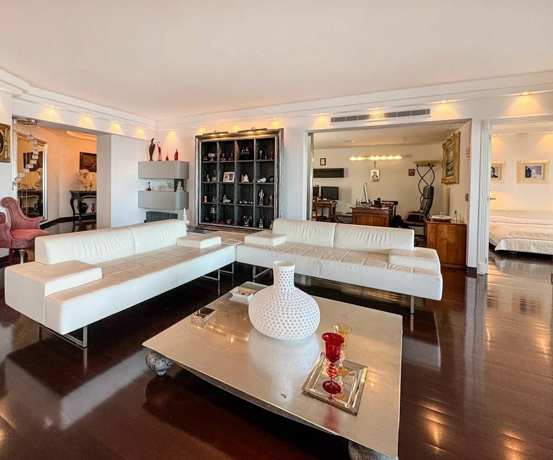 PARC SAINT ROMAN - 3/4-BEDROOM FAMILY APARTMENT