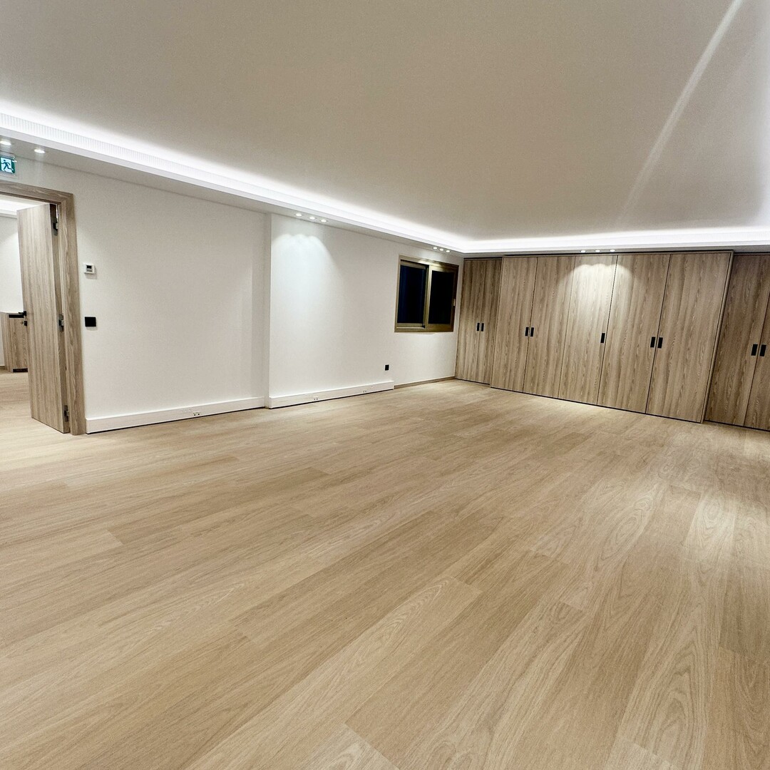 Stunning new office | Next to Metropole, Carré d'Or