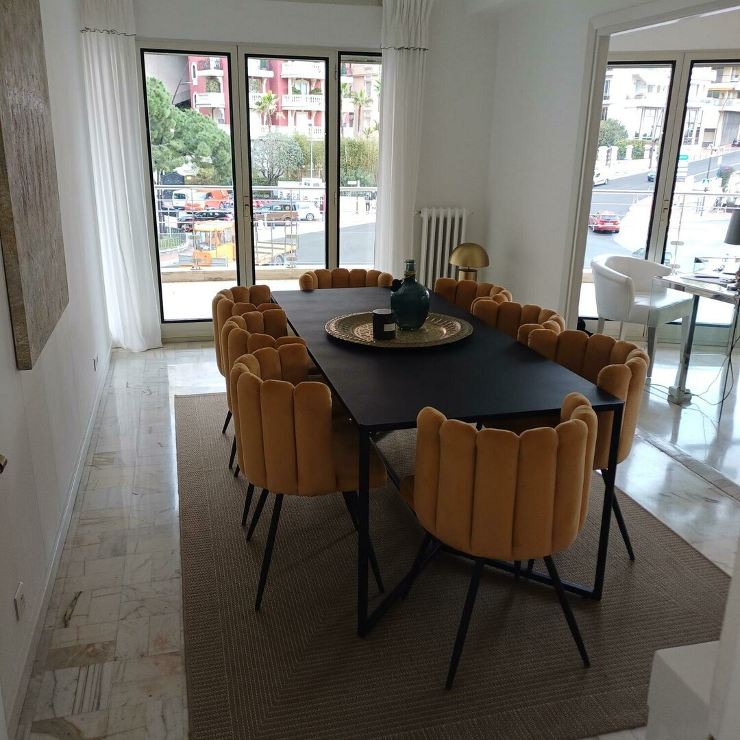 2-BEDROOM APARTMENT WITH PORT & F1 CIRCUIT VIEWS