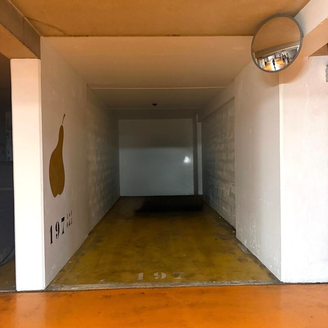 Parking In Carré d'Or